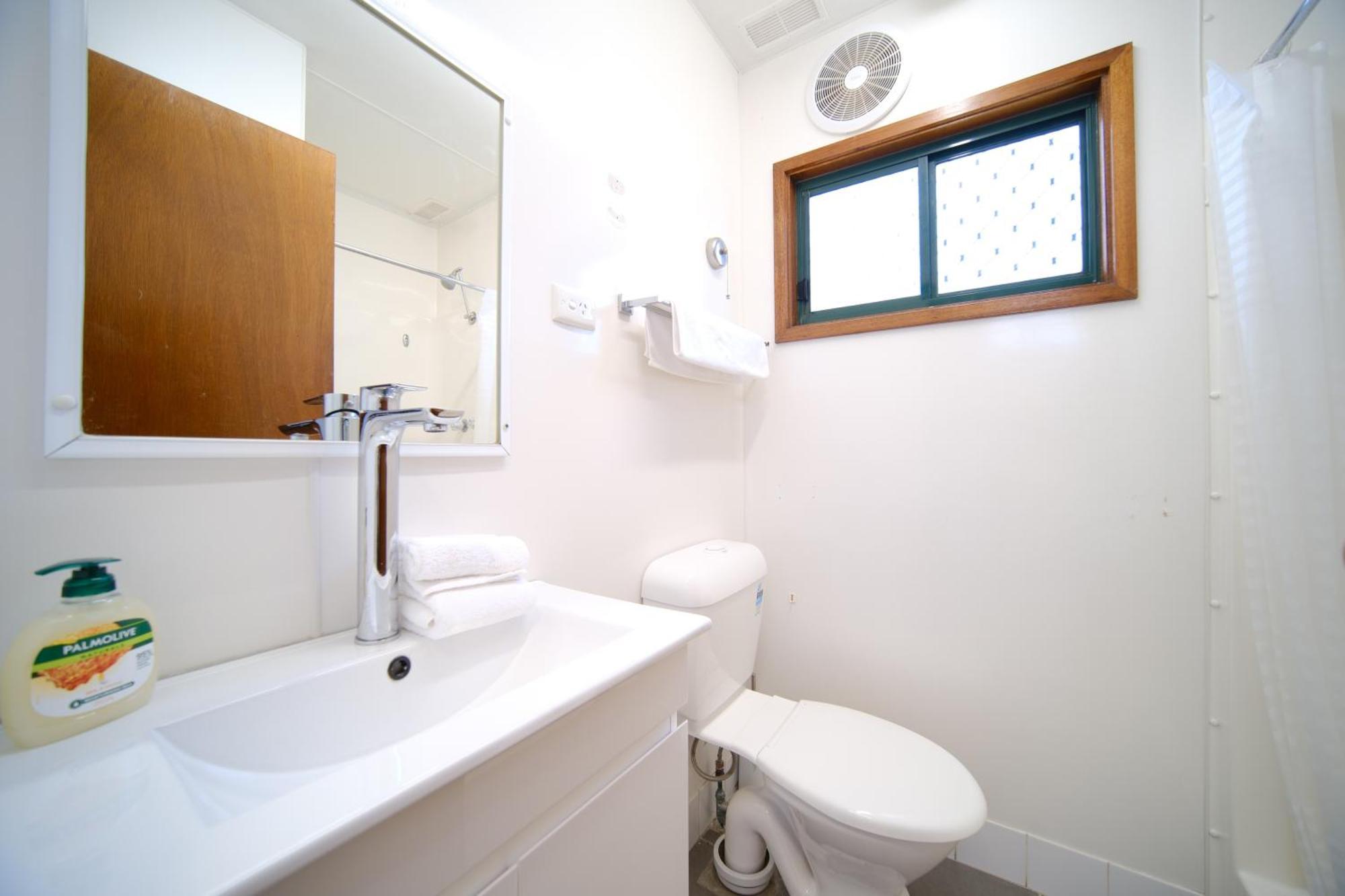Lakeside Inn Wollongong Primbee Ngoại thất bức ảnh