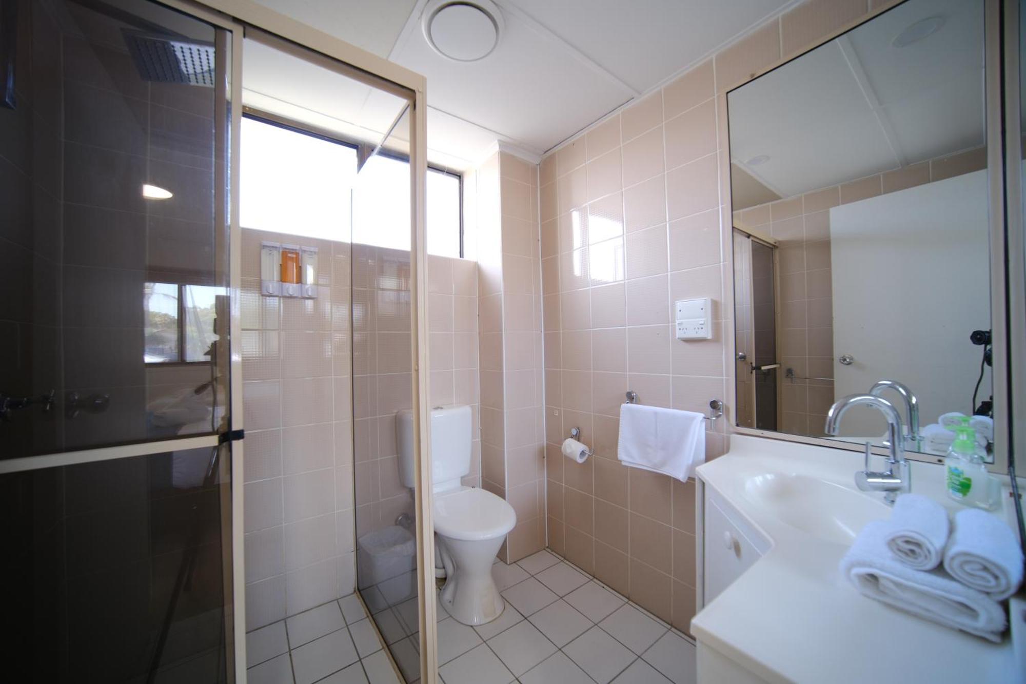 Lakeside Inn Wollongong Primbee Ngoại thất bức ảnh
